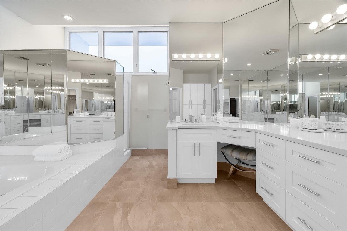 Fort Lauderdale, Florida, 33301, United States, 4 Bedrooms Bedrooms, ,5 BathroomsBathrooms,Residential,Active,2008746