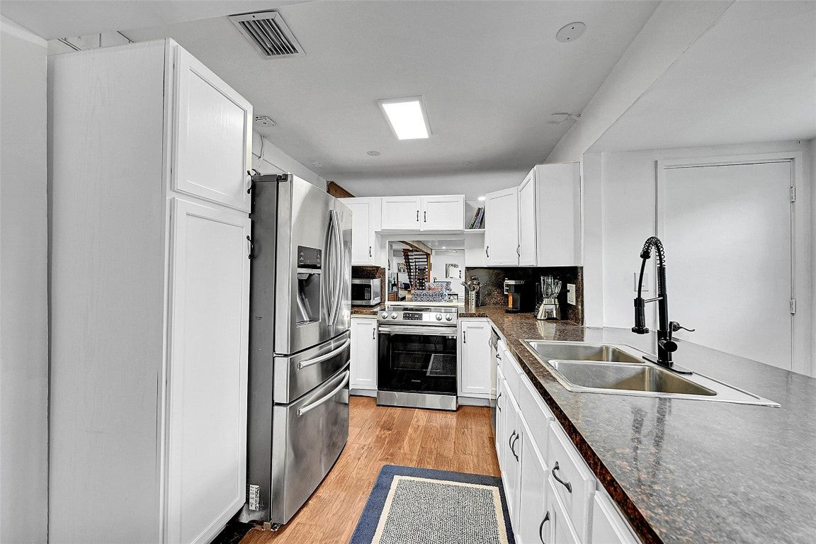 Plantation, Florida, 33323, United States, 4 Bedrooms Bedrooms, ,3 BathroomsBathrooms,Residential,Contingent,2008349