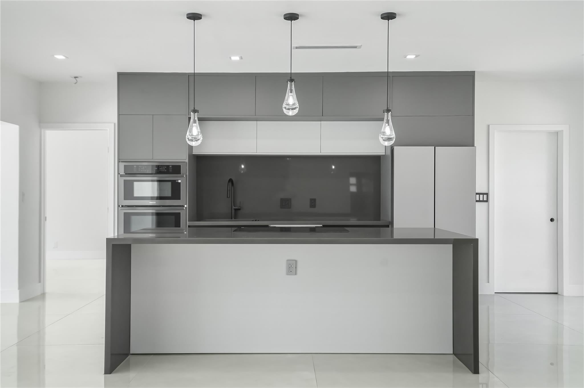 Fort Lauderdale, Florida, 33308, United States, 3 Bedrooms Bedrooms, ,3 BathroomsBathrooms,Residential,Active,1892444