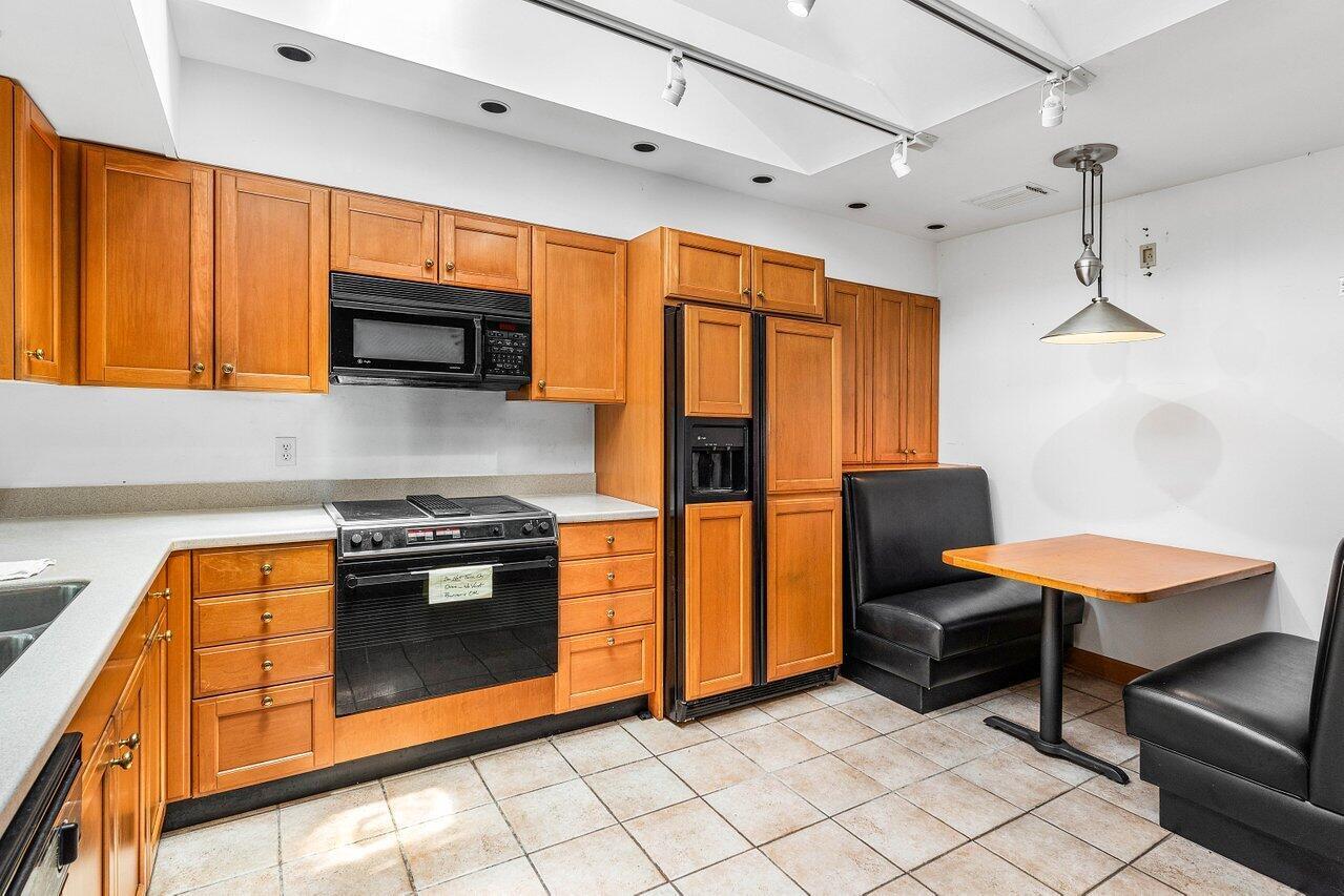 North Palm Beach, Florida, 33408, United States, 3 Bedrooms Bedrooms, ,3 BathroomsBathrooms,Residential,Active,1880318