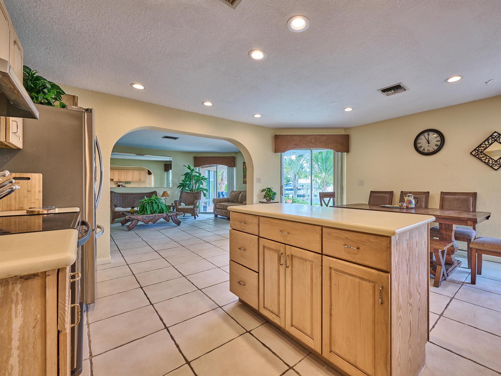 Lighthouse Point, Florida, 33064, United States, 4 Bedrooms Bedrooms, ,3 BathroomsBathrooms,Residential,Active,1900500