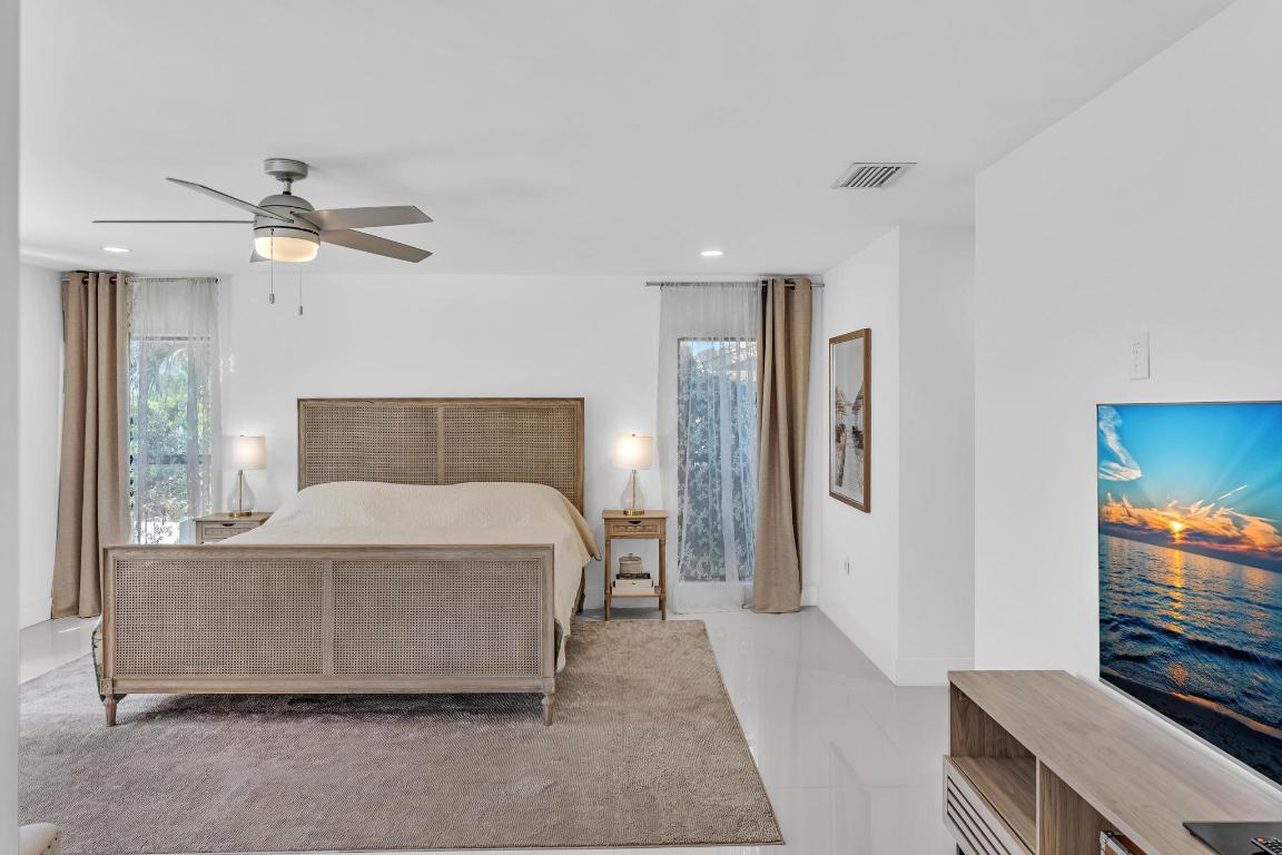 Lighthouse Point, Florida, 33064, United States, 4 Bedrooms Bedrooms, ,4 BathroomsBathrooms,Residential,Active,2008288