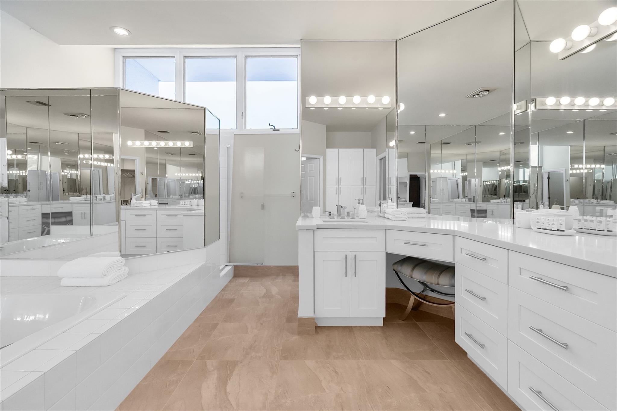 Fort Lauderdale, Florida, 33301, United States, 4 Bedrooms Bedrooms, ,5 BathroomsBathrooms,Residential,Active,1965813