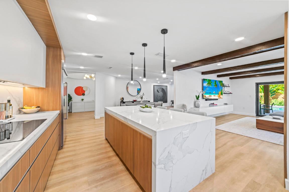 Miami, Florida, 33180, United States, 5 Bedrooms Bedrooms, ,4 BathroomsBathrooms,Residential,Active,2011434