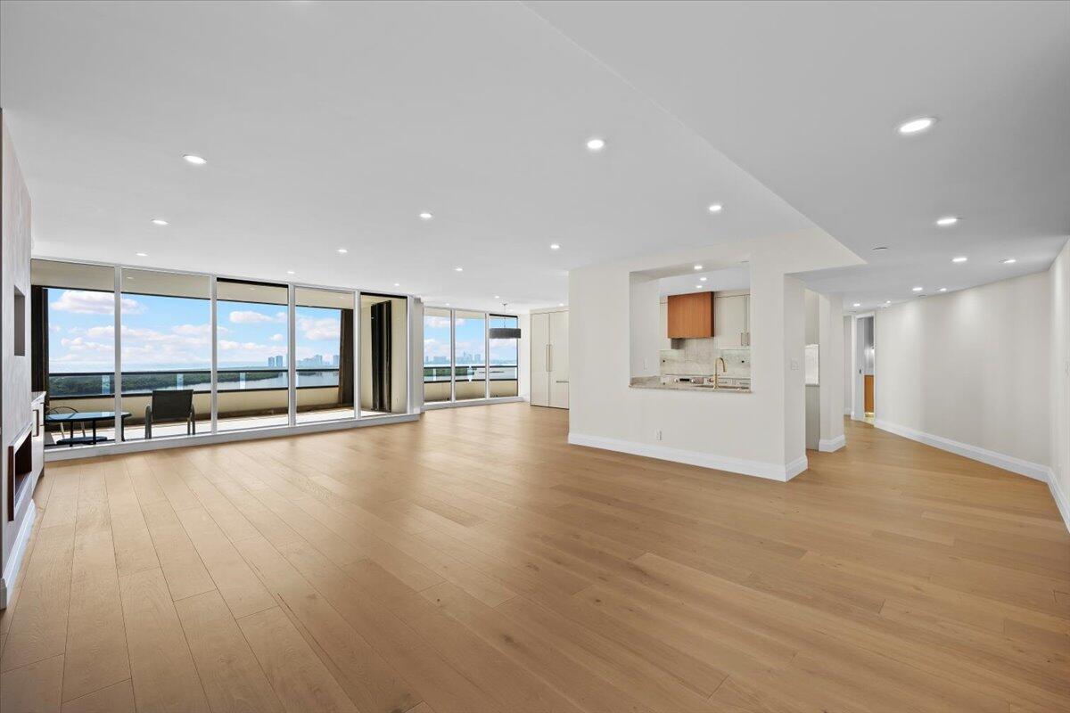 North Palm Beach, Florida, 33408, United States, 3 Bedrooms Bedrooms, ,3 BathroomsBathrooms,Residential,Active,1933736