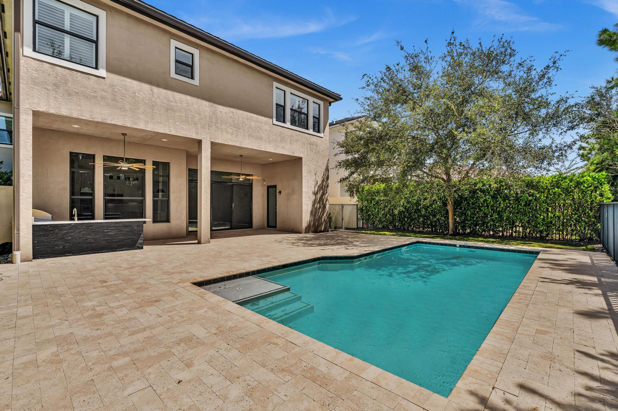 Delray Beach, Florida, 33446, United States, 5 Bedrooms Bedrooms, ,8 BathroomsBathrooms,Residential,Active,1929657