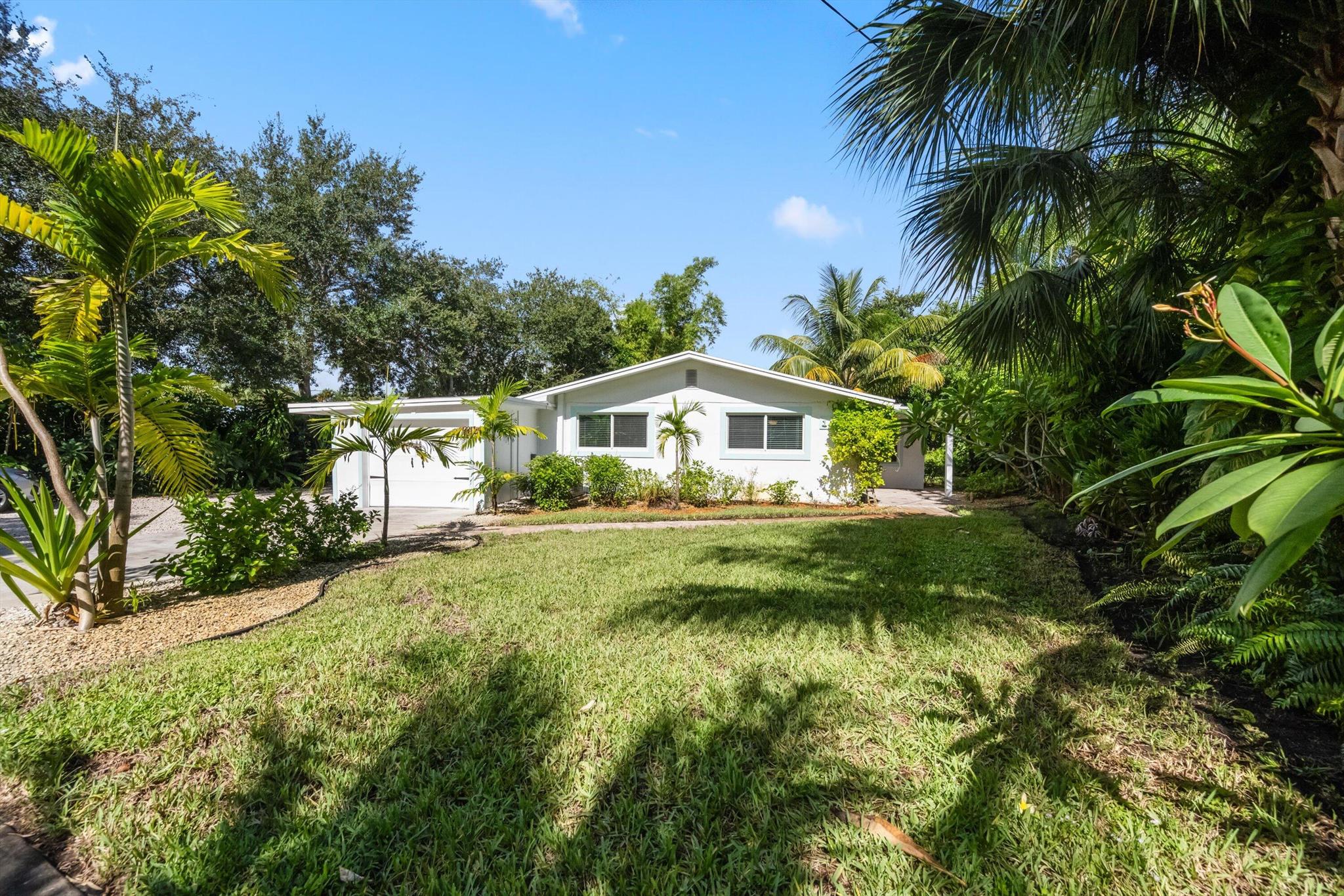 Stuart, Florida, 34994, United States, 2 Bedrooms Bedrooms, ,2 BathroomsBathrooms,Residential,Active,1973316