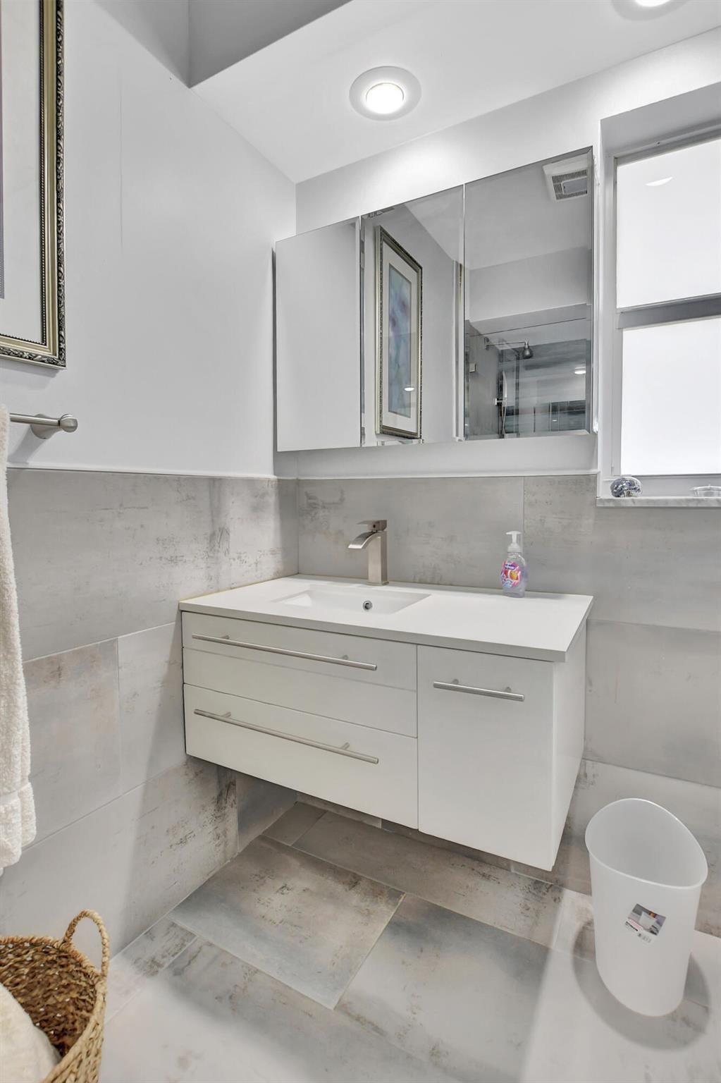 Boca Raton, Florida, 33487, United States, 4 Bedrooms Bedrooms, ,3 BathroomsBathrooms,Residential,Active,1946516