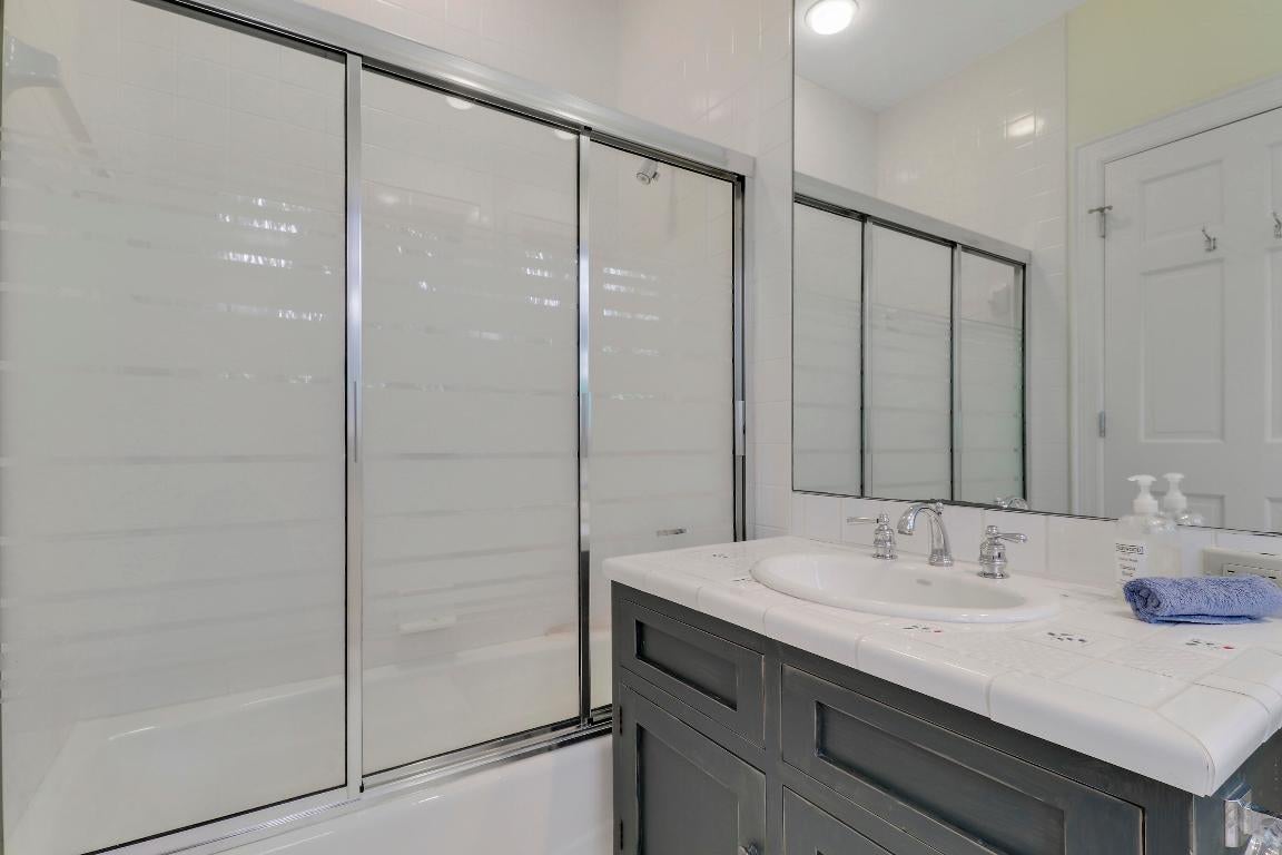 Indian River Shores, Florida, 32963, United States, 4 Bedrooms Bedrooms, ,6 BathroomsBathrooms,Residential,Active,2007949