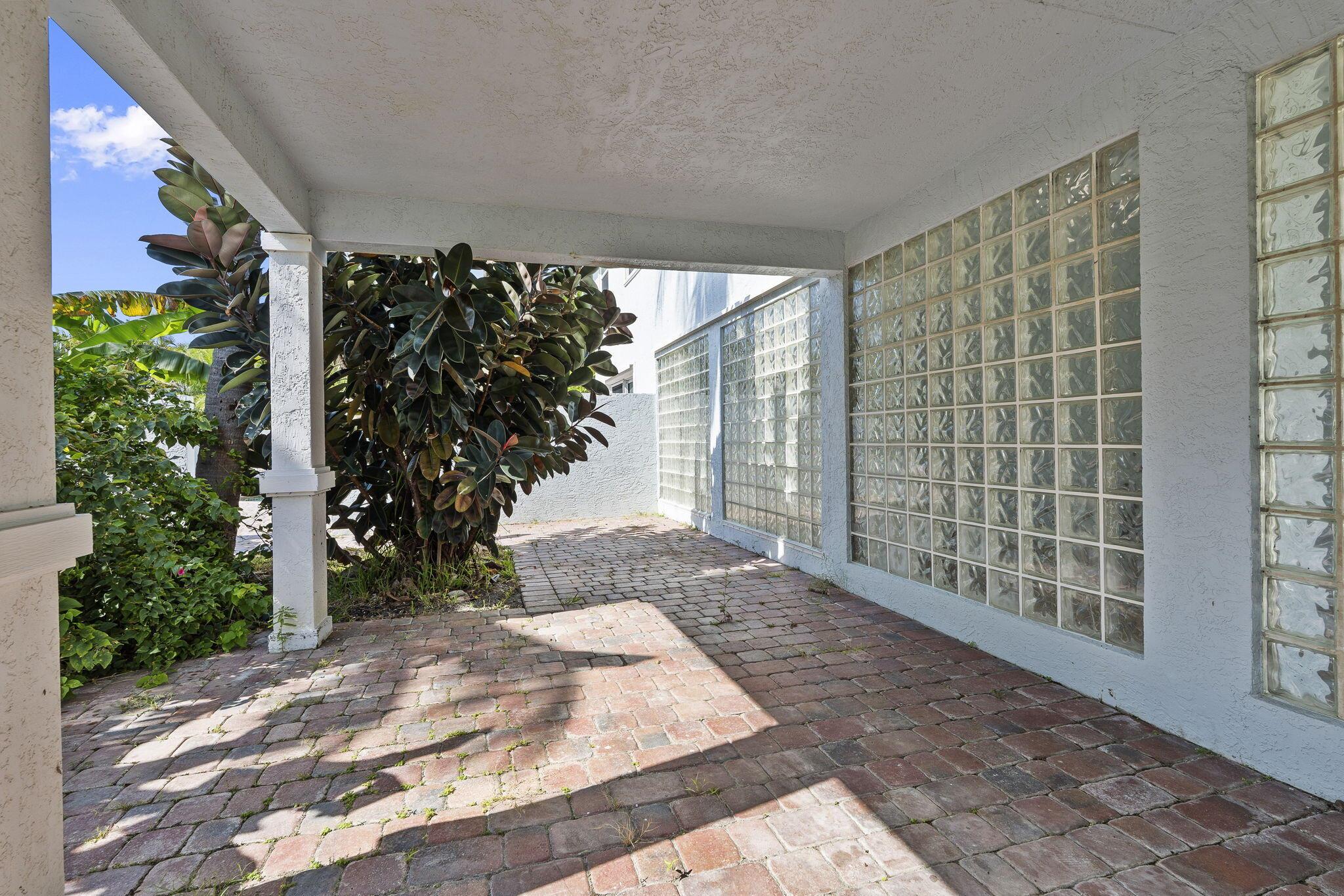 Fort Pierce, Florida, 34949, United States, 5 Bedrooms Bedrooms, ,5 BathroomsBathrooms,Residential,Active,1970997