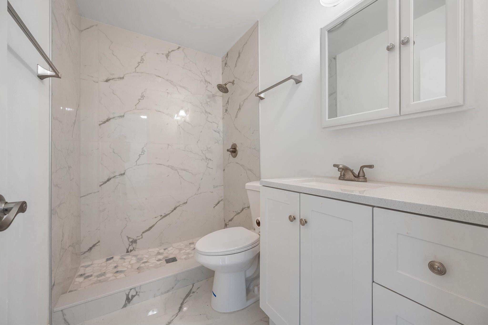 Stuart, Florida, 34994, United States, 2 Bedrooms Bedrooms, ,2 BathroomsBathrooms,Residential,Active,1973316