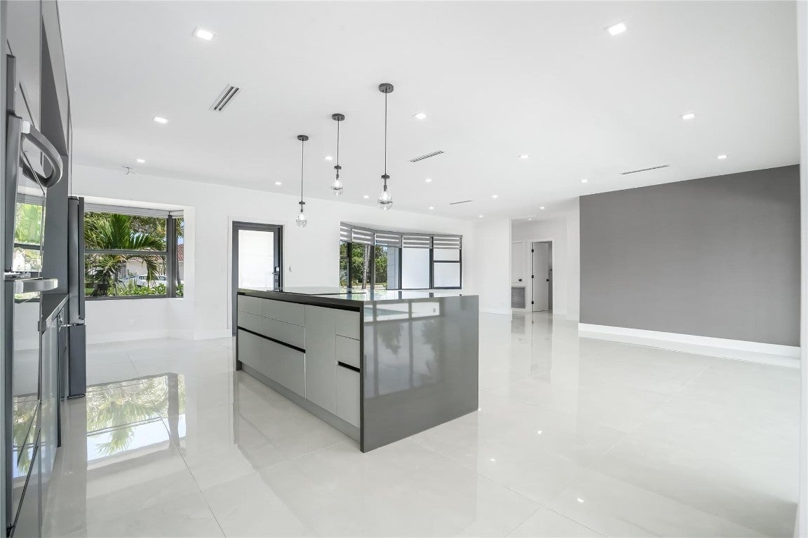 Fort Lauderdale, Florida, 33308, United States, 3 Bedrooms Bedrooms, ,3 BathroomsBathrooms,Residential,Contingent,2008742