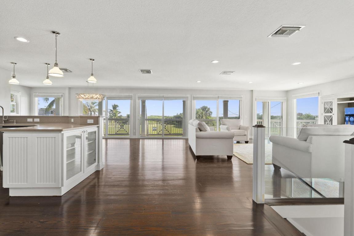 Fort Pierce, Florida, 34949, United States, 5 Bedrooms Bedrooms, ,5 BathroomsBathrooms,Residential,Active,2007926