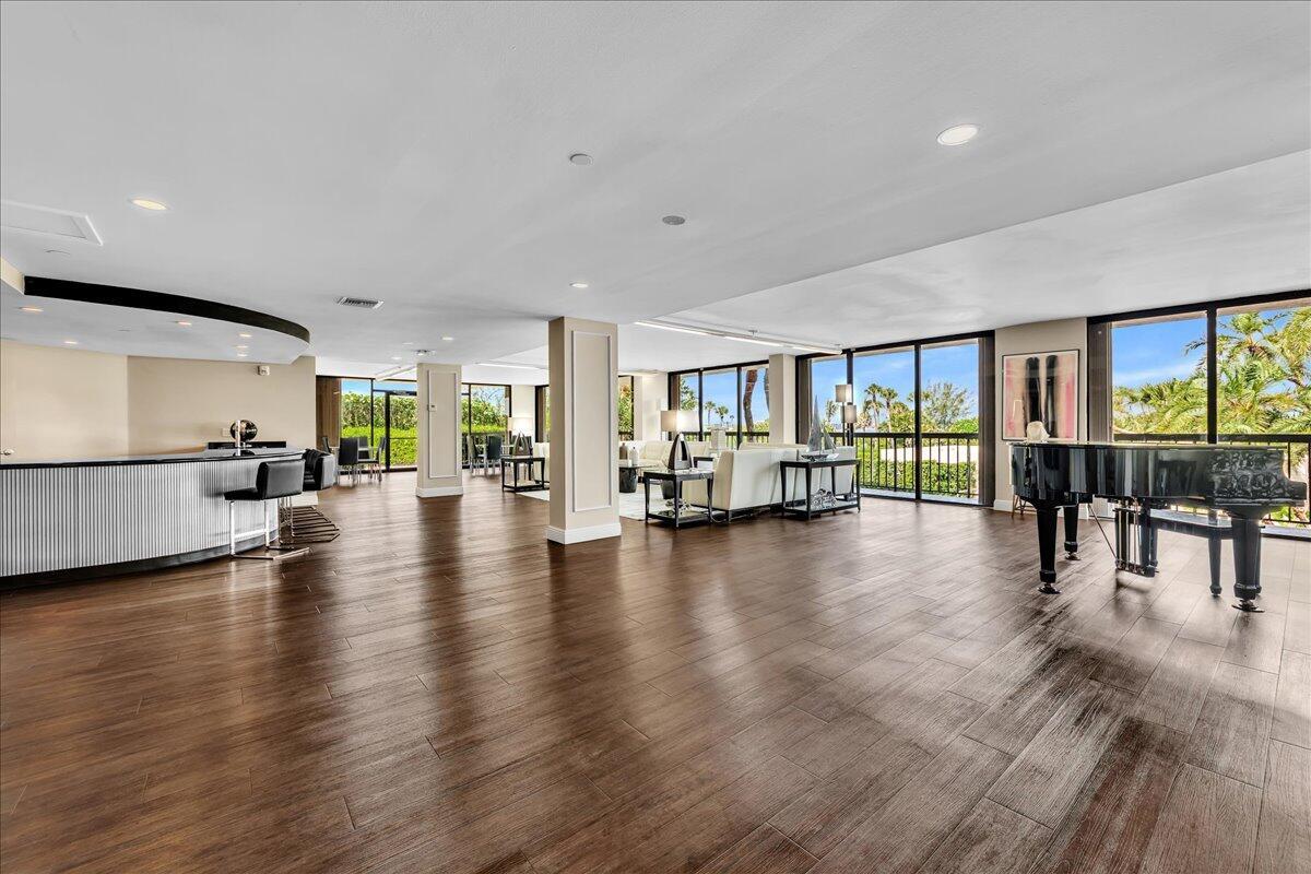 Palm Beach, Florida, 33480, United States, 3 Bedrooms Bedrooms, ,3 BathroomsBathrooms,Residential,Active,1954435