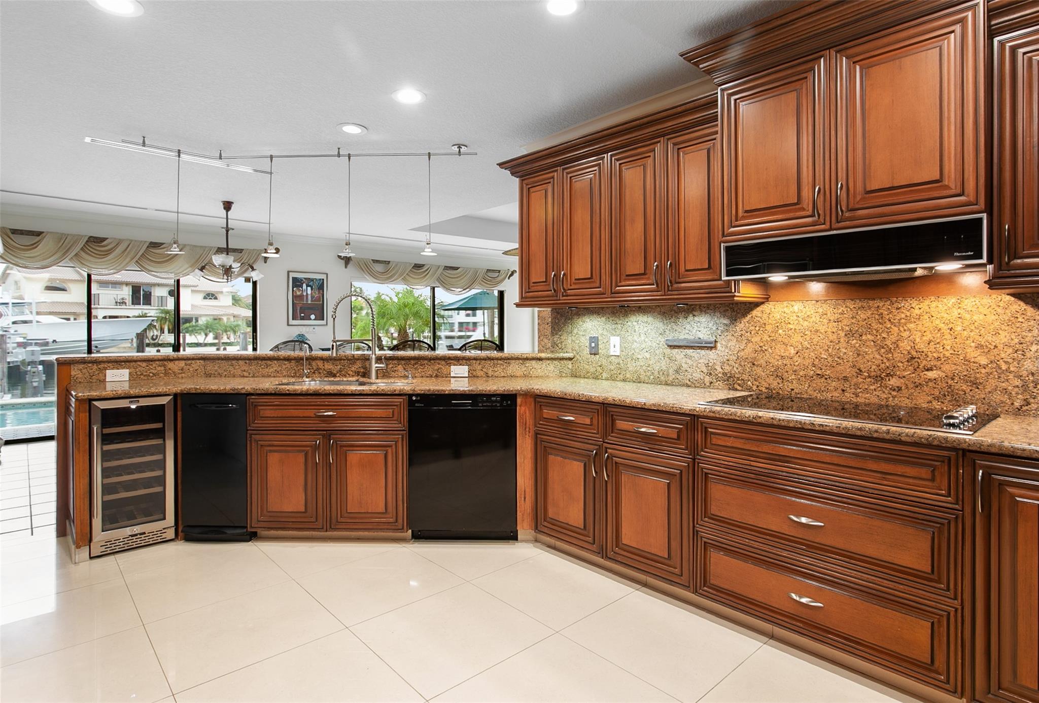 Lighthouse Point, Florida, 33064, United States, 4 Bedrooms Bedrooms, ,4 BathroomsBathrooms,Residential,Active,1926903