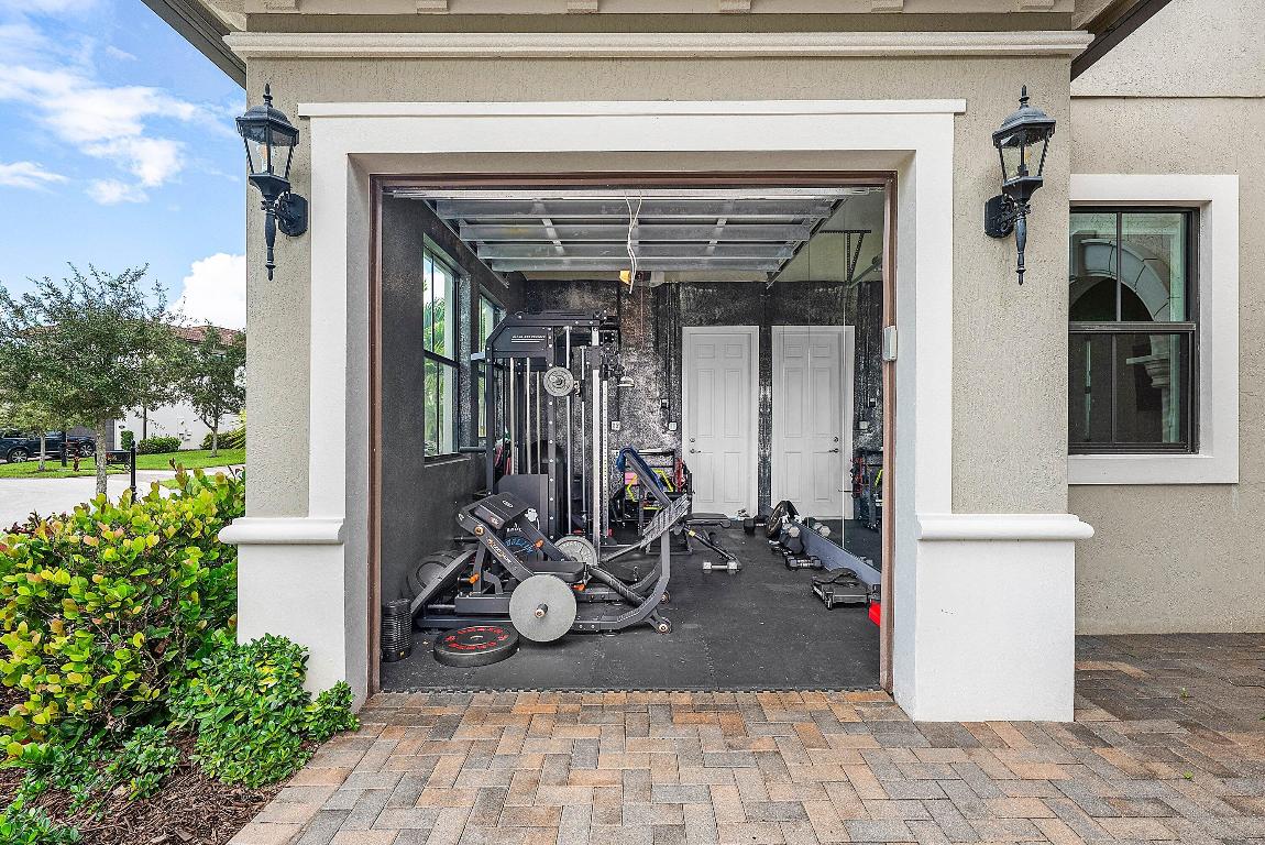 Parkland, Florida, 33076, United States, 4 Bedrooms Bedrooms, ,4 BathroomsBathrooms,Residential,Contingent,2007957