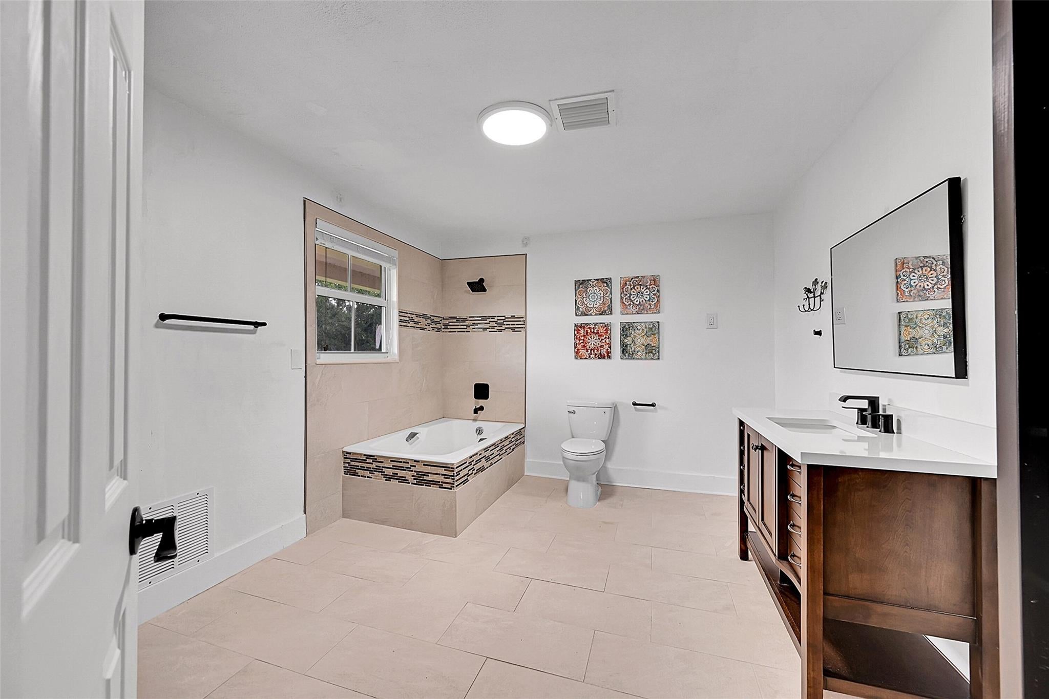 Plantation, Florida, 33323, United States, 4 Bedrooms Bedrooms, ,3 BathroomsBathrooms,Residential,Active,1922678