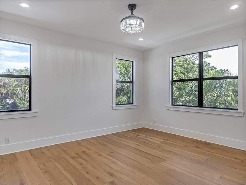 West Palm Beach, Florida, 33405, United States, 5 Bedrooms Bedrooms, ,5 BathroomsBathrooms,Residential,Active,1985853