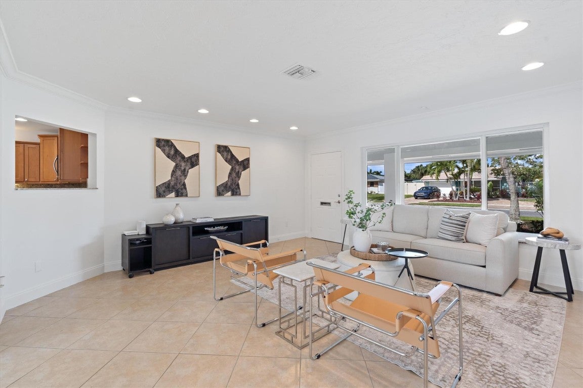 Pompano Beach, Florida, 33060, United States, 3 Bedrooms Bedrooms, ,3 BathroomsBathrooms,Residential,Active,1990632