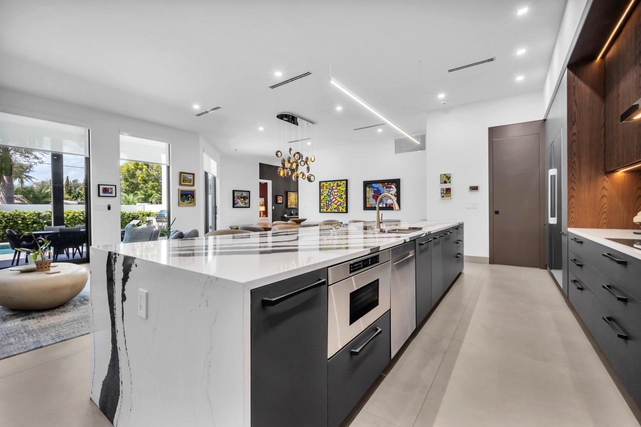 Wilton Manors, Florida, 33305, United States, 3 Bedrooms Bedrooms, ,4 BathroomsBathrooms,Residential,Active,1988456