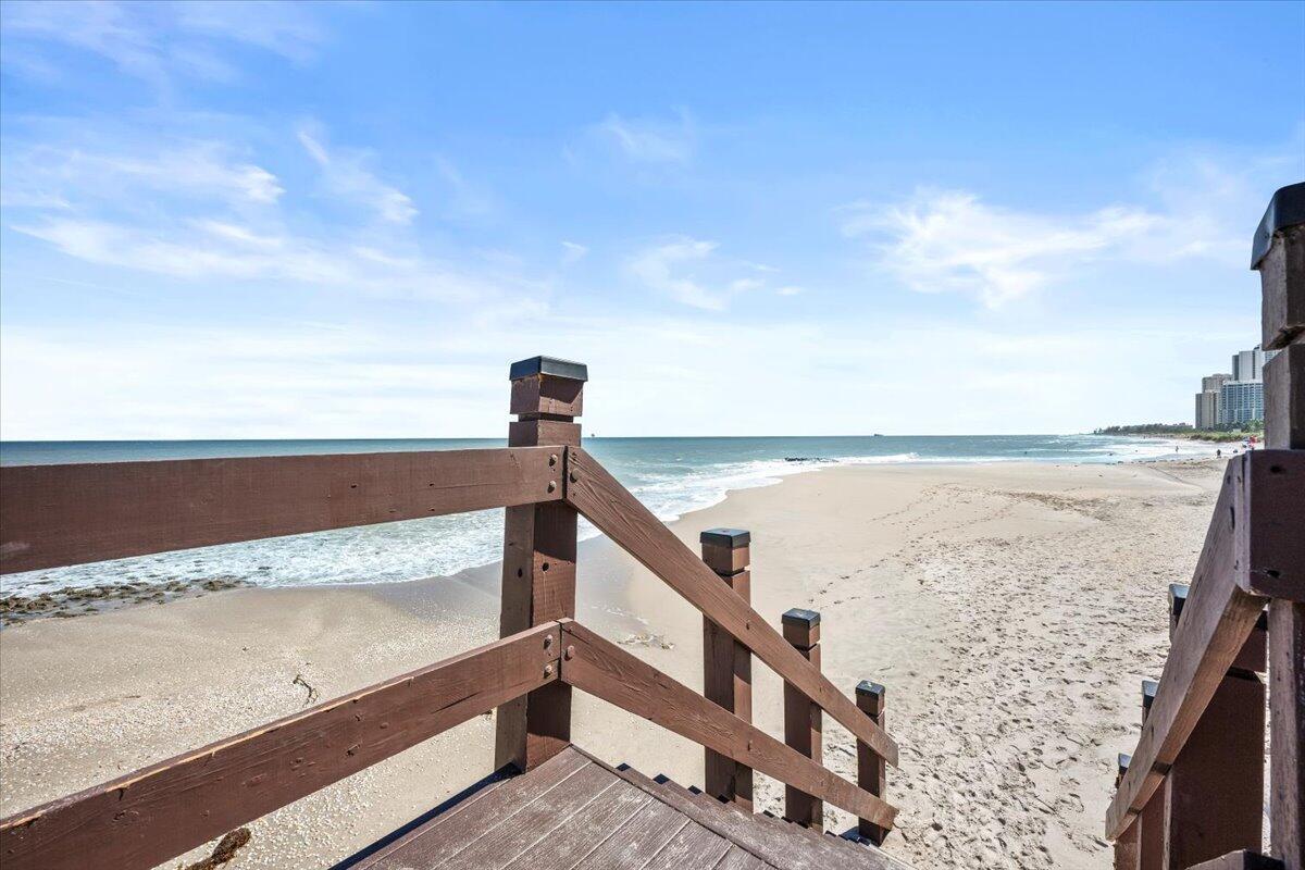 Singer Island, Florida, 33404, United States, 2 Bedrooms Bedrooms, ,4 BathroomsBathrooms,Residential,Active,2002609