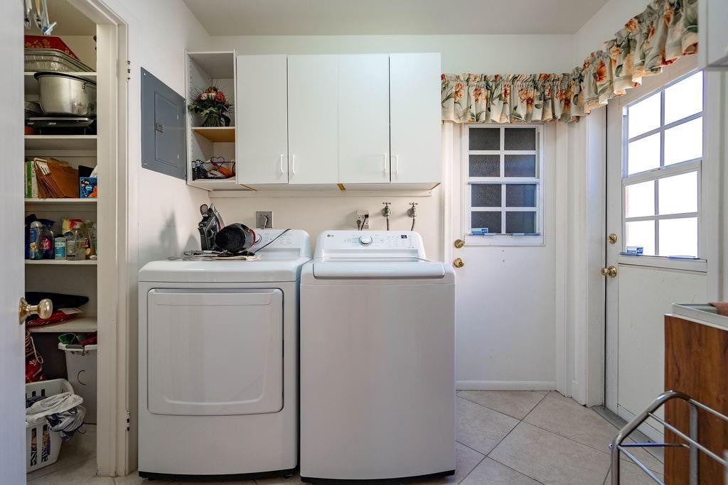 Lighthouse Point, Florida, 33064, United States, 3 Bedrooms Bedrooms, ,3 BathroomsBathrooms,Residential,Active,2011868