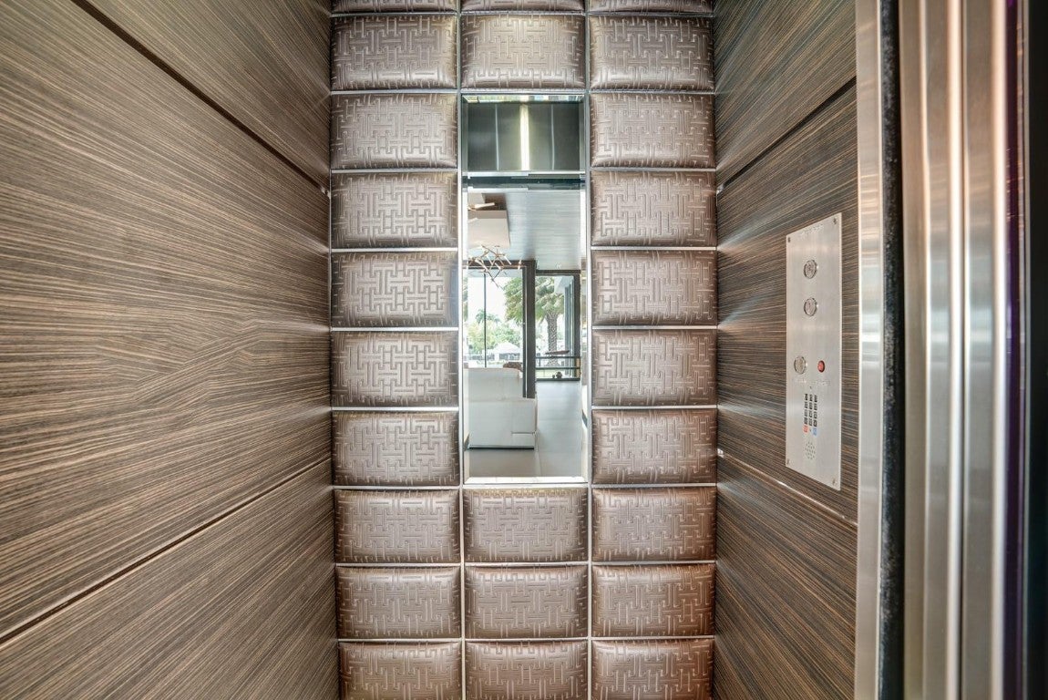 Fort Lauderdale, Florida, 33304, United States, 6 Bedrooms Bedrooms, ,9 BathroomsBathrooms,Residential,Active,2007970