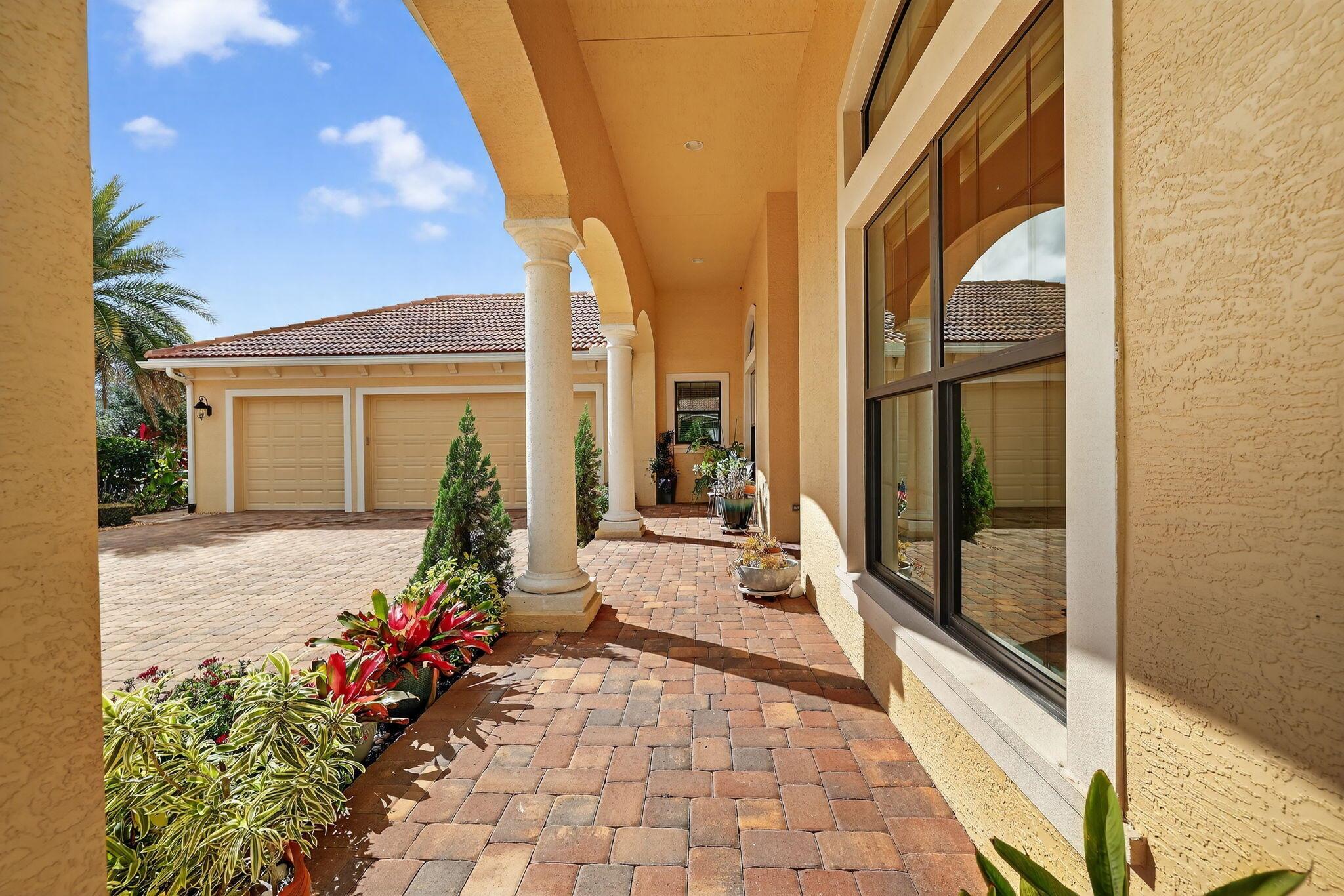 Palm City, Florida, 34990, United States, 4 Bedrooms Bedrooms, ,5 BathroomsBathrooms,Residential,Active,1952625