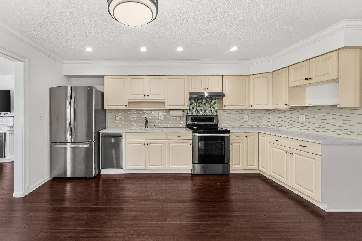 West Palm Beach, Florida, 33405, United States, 4 Bedrooms Bedrooms, ,5 BathroomsBathrooms,Residential,Active,2007629