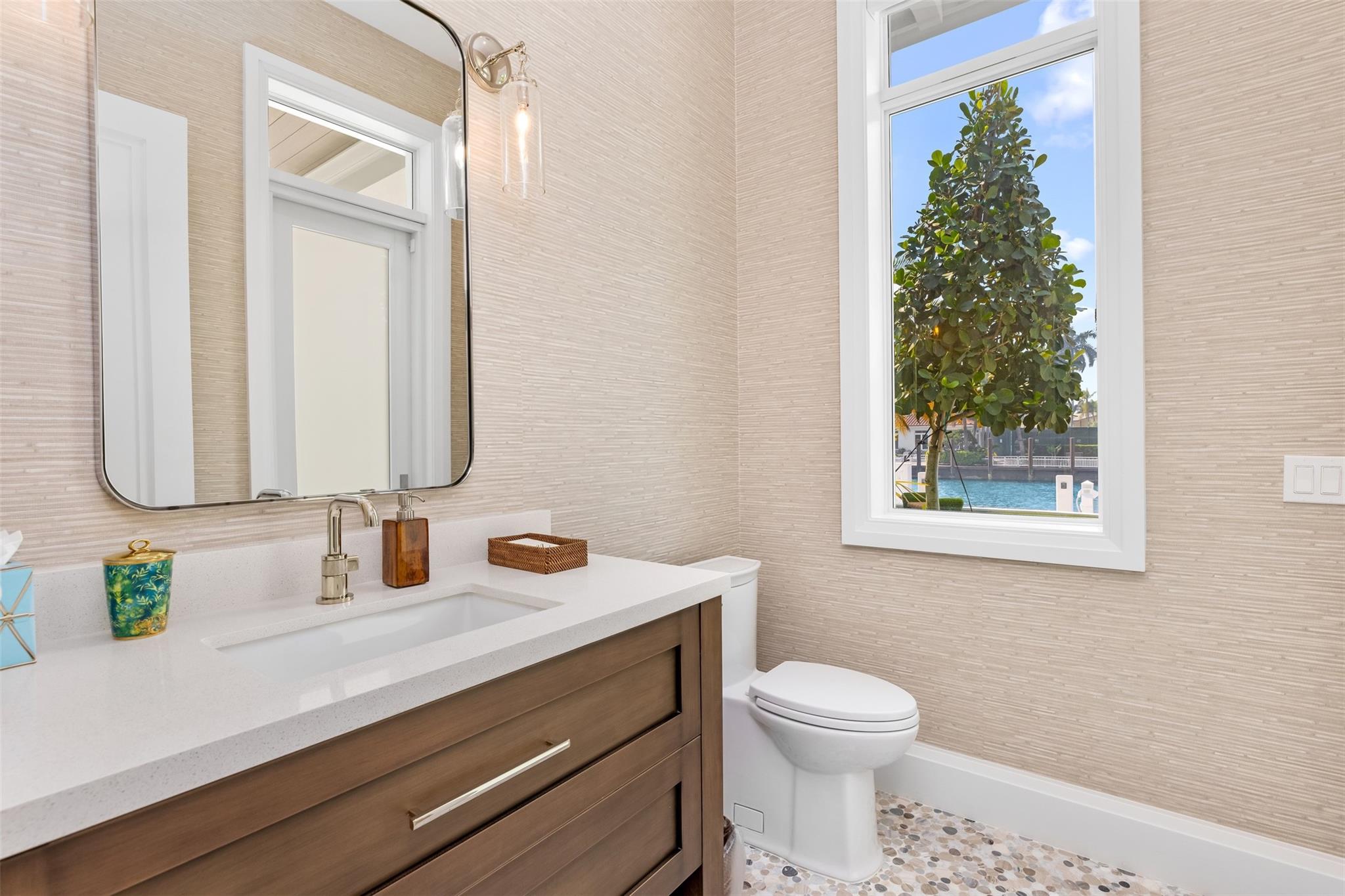Fort Lauderdale, Florida, 33316, United States, 6 Bedrooms Bedrooms, ,9 BathroomsBathrooms,Residential,Active,1745326