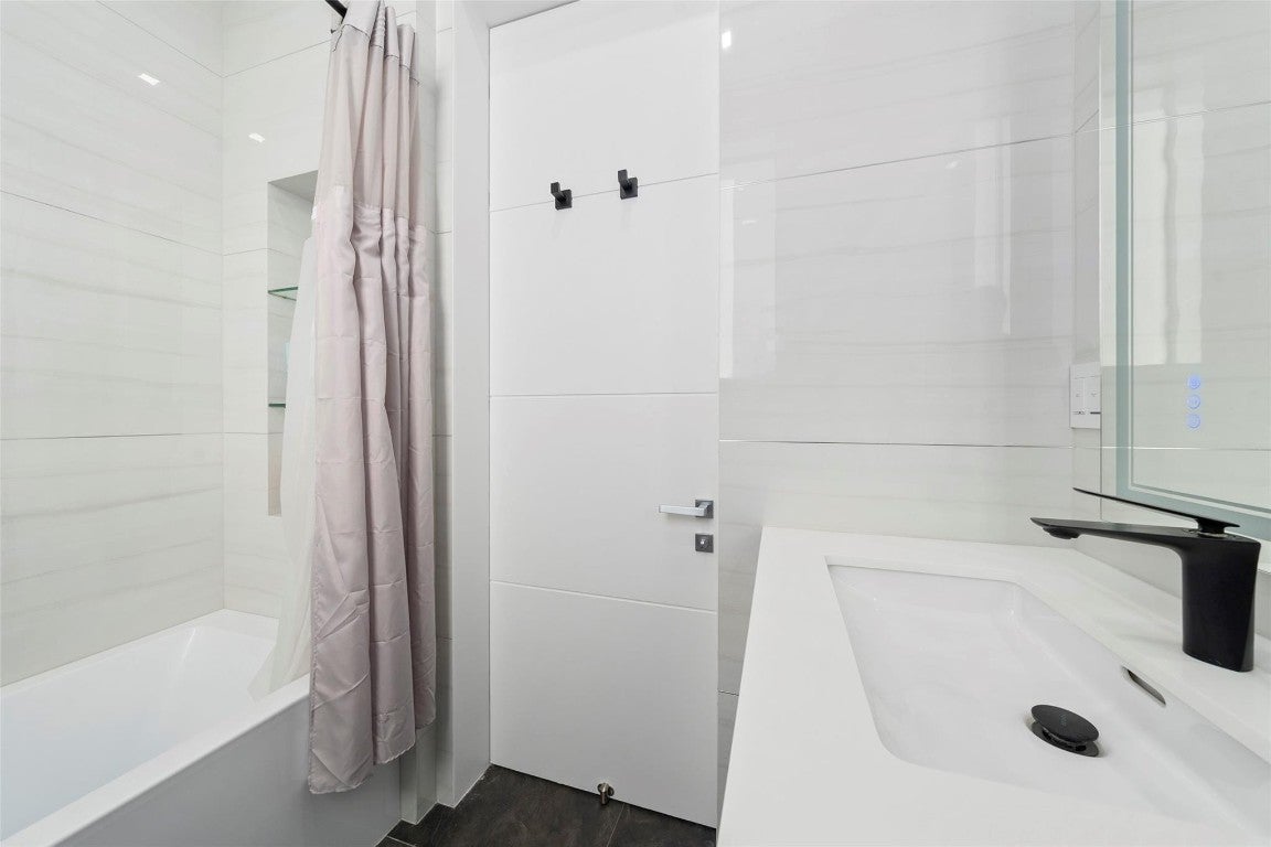 Lighthouse Point, Florida, 33064, United States, 5 Bedrooms Bedrooms, ,6 BathroomsBathrooms,Residential,Active,2006878