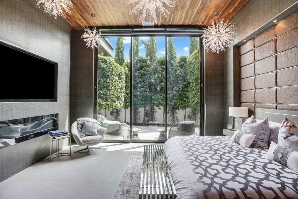 Fort Lauderdale, Florida, 33304, United States, 6 Bedrooms Bedrooms, ,9 BathroomsBathrooms,Residential,Active,2007970