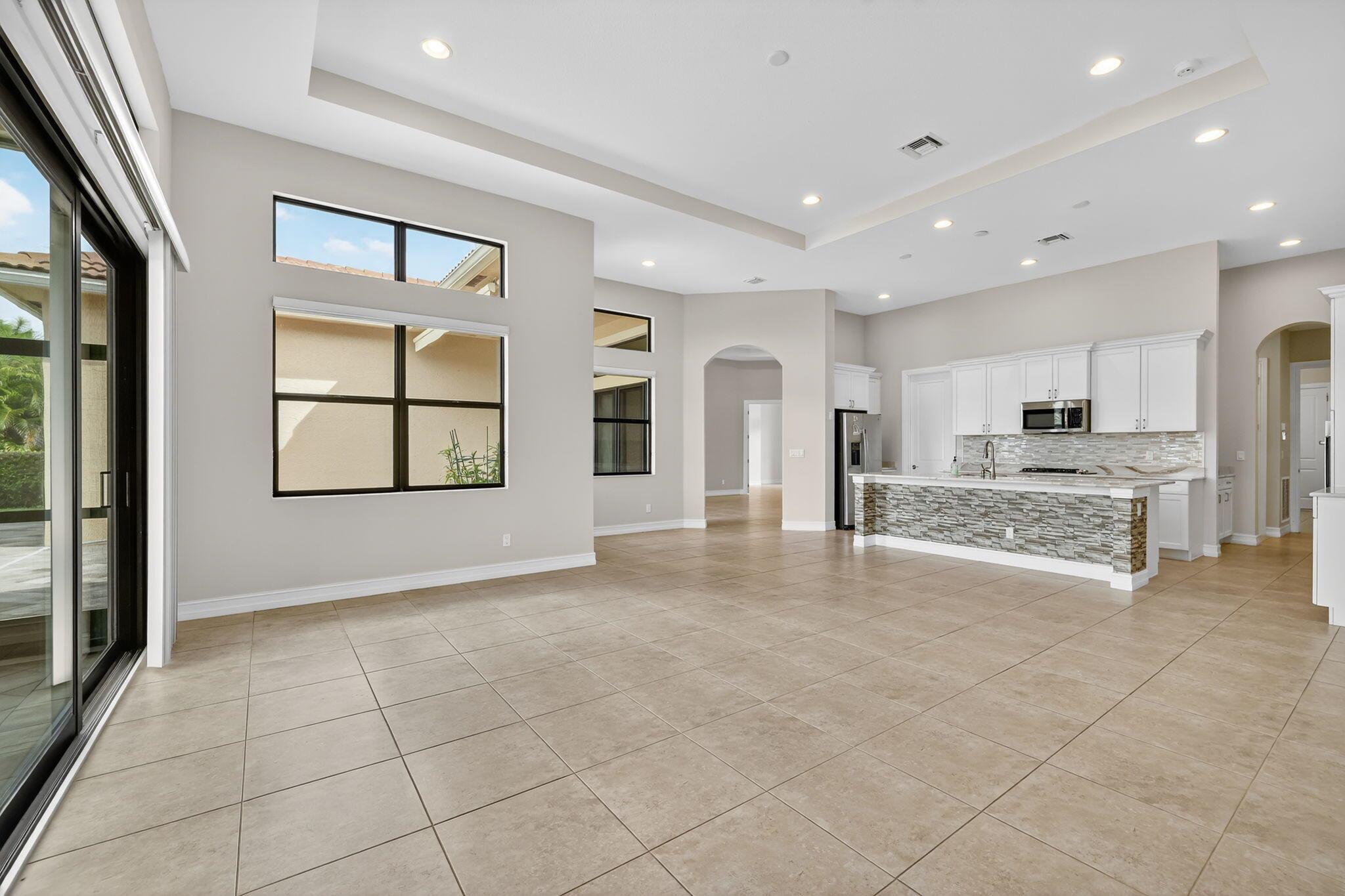 Palm City, Florida, 34990, United States, 4 Bedrooms Bedrooms, ,5 BathroomsBathrooms,Residential,Active,1952625