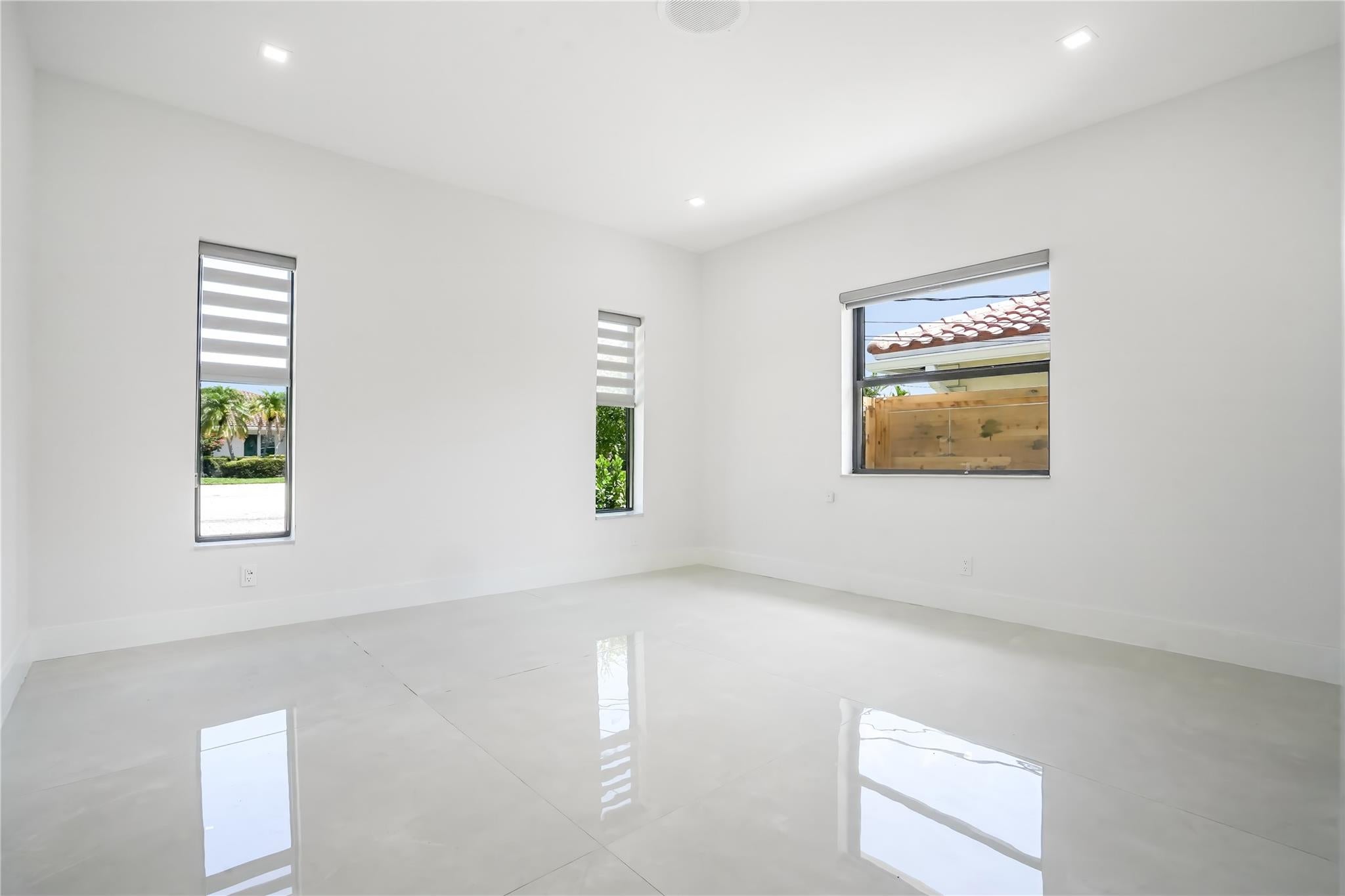 Fort Lauderdale, Florida, 33308, United States, 3 Bedrooms Bedrooms, ,3 BathroomsBathrooms,Residential,Active,1892444