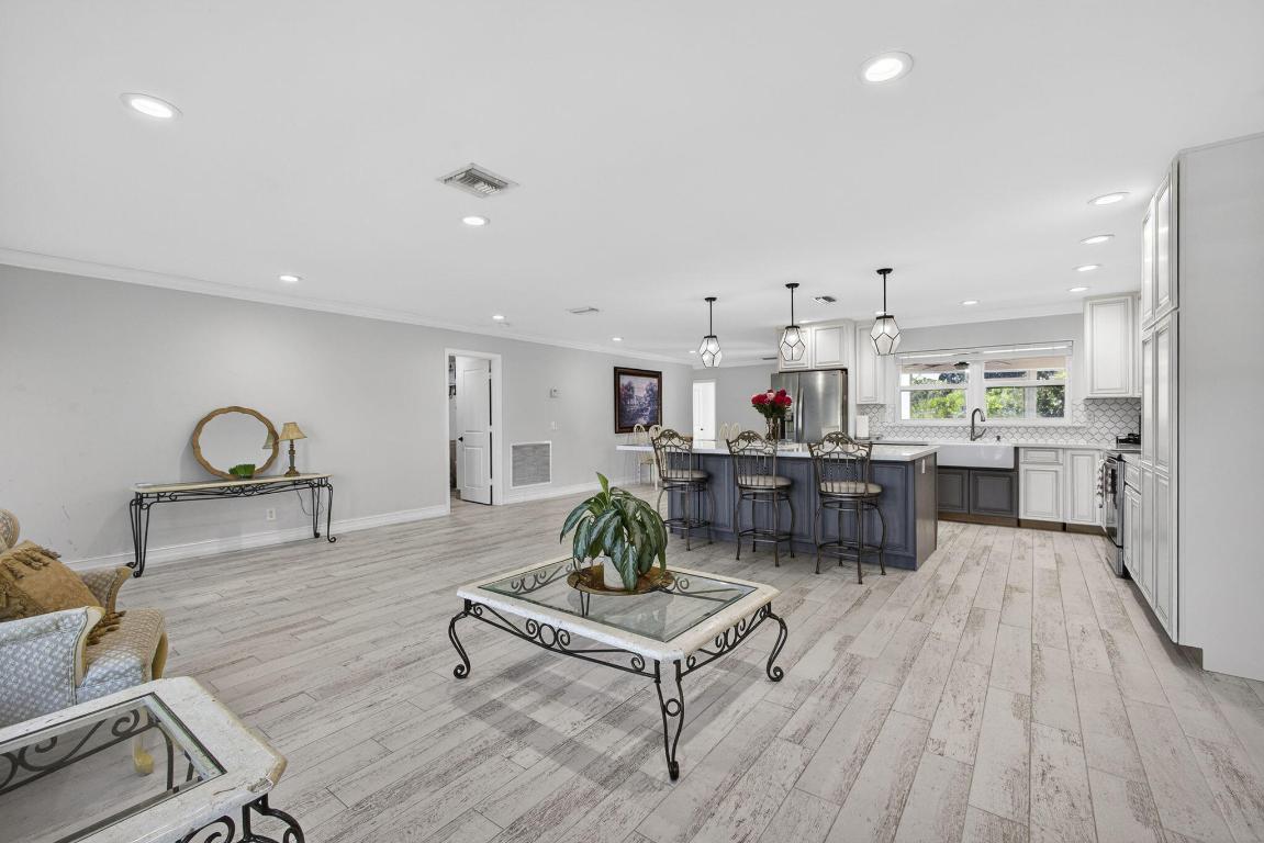 Wellington, Florida, 33470, United States, 4 Bedrooms Bedrooms, ,4 BathroomsBathrooms,Residential,Active,2003540