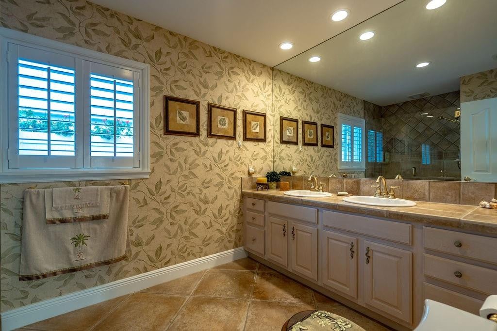 Lighthouse Point, Florida, 33064, United States, 3 Bedrooms Bedrooms, ,4 BathroomsBathrooms,Residential,Active,2011217