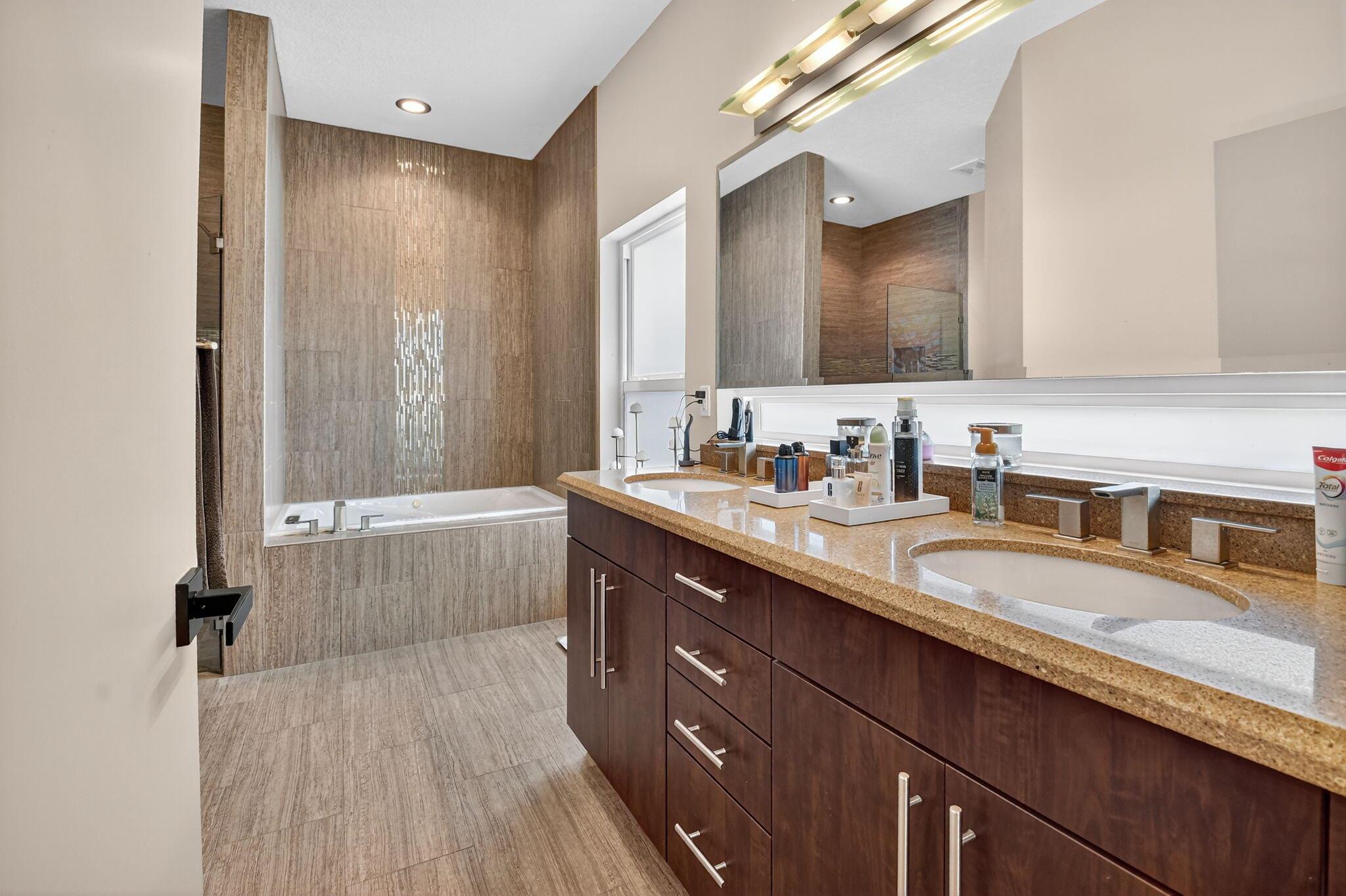 Delray Beach, Florida, 33444, United States, 3 Bedrooms Bedrooms, ,2 BathroomsBathrooms,Residential,Active,1973332