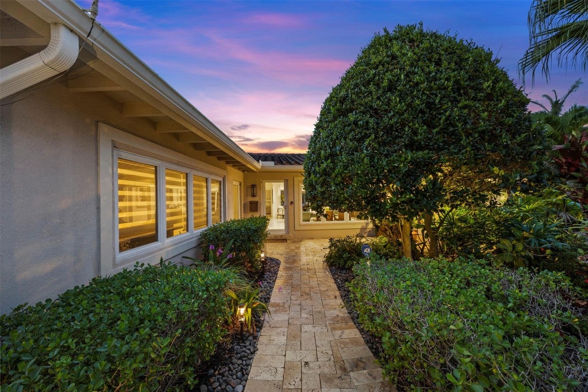 Fort Lauderdale, Florida, 33305, United States, 4 Bedrooms Bedrooms, ,3 BathroomsBathrooms,Residential,Contingent,2008697