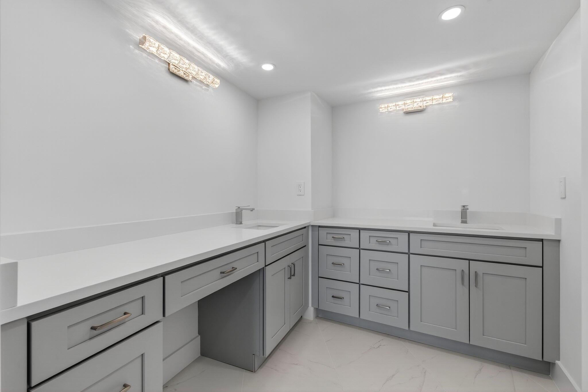 Highland Beach, Florida, 33487, United States, ,2 BathroomsBathrooms,Residential,Active,1762854