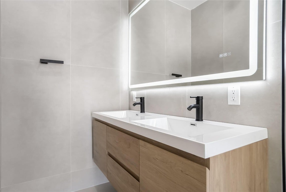 Fort Lauderdale, Florida, 33308, United States, 3 Bedrooms Bedrooms, ,3 BathroomsBathrooms,Residential,Contingent,2008742