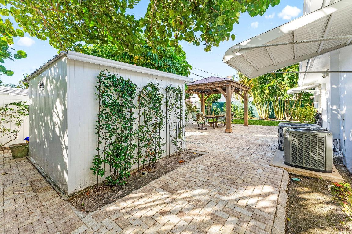 West Palm Beach, Florida, 33405, United States, 4 Bedrooms Bedrooms, ,5 BathroomsBathrooms,Residential,Active,2007629