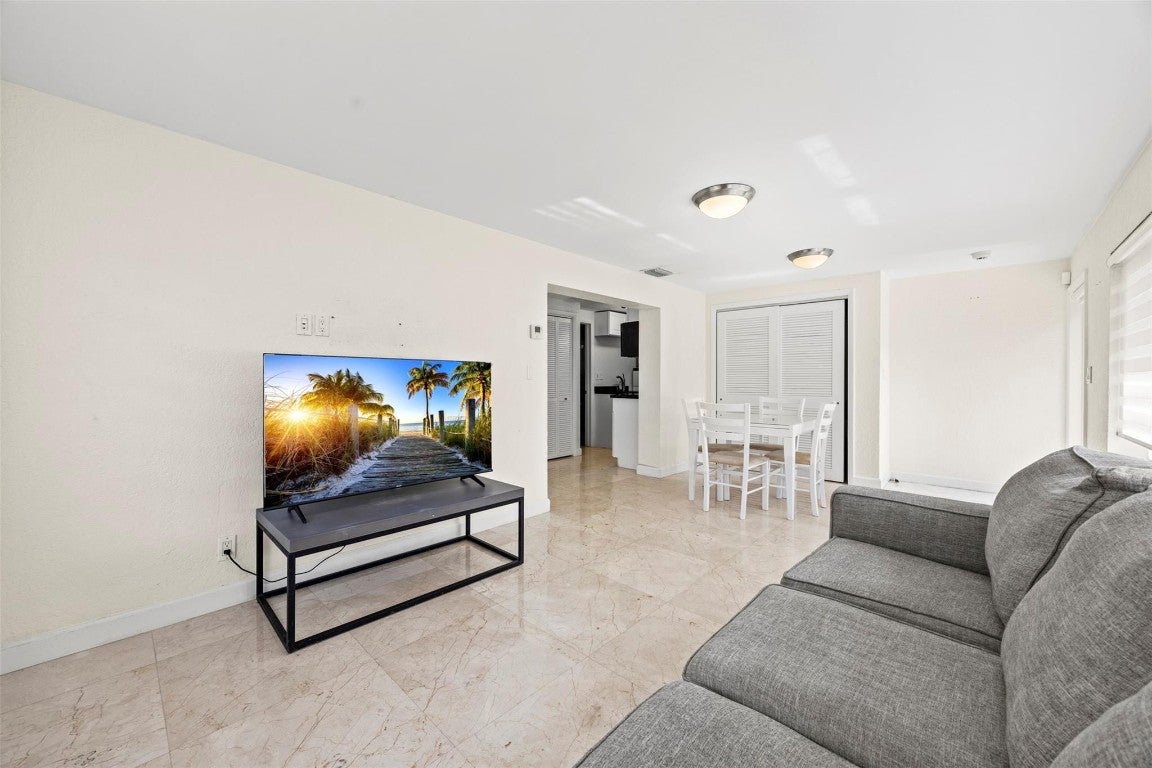 Fort Lauderdale, Florida, 33305, United States, 4 Bedrooms Bedrooms, ,3 BathroomsBathrooms,Residential,Contingent,2008697