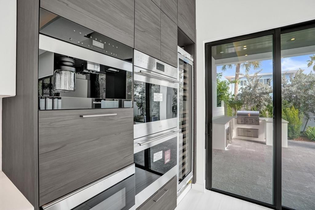 Fort Lauderdale, Florida, 33308, United States, 4 Bedrooms Bedrooms, ,4 BathroomsBathrooms,Residential,Active,2008292