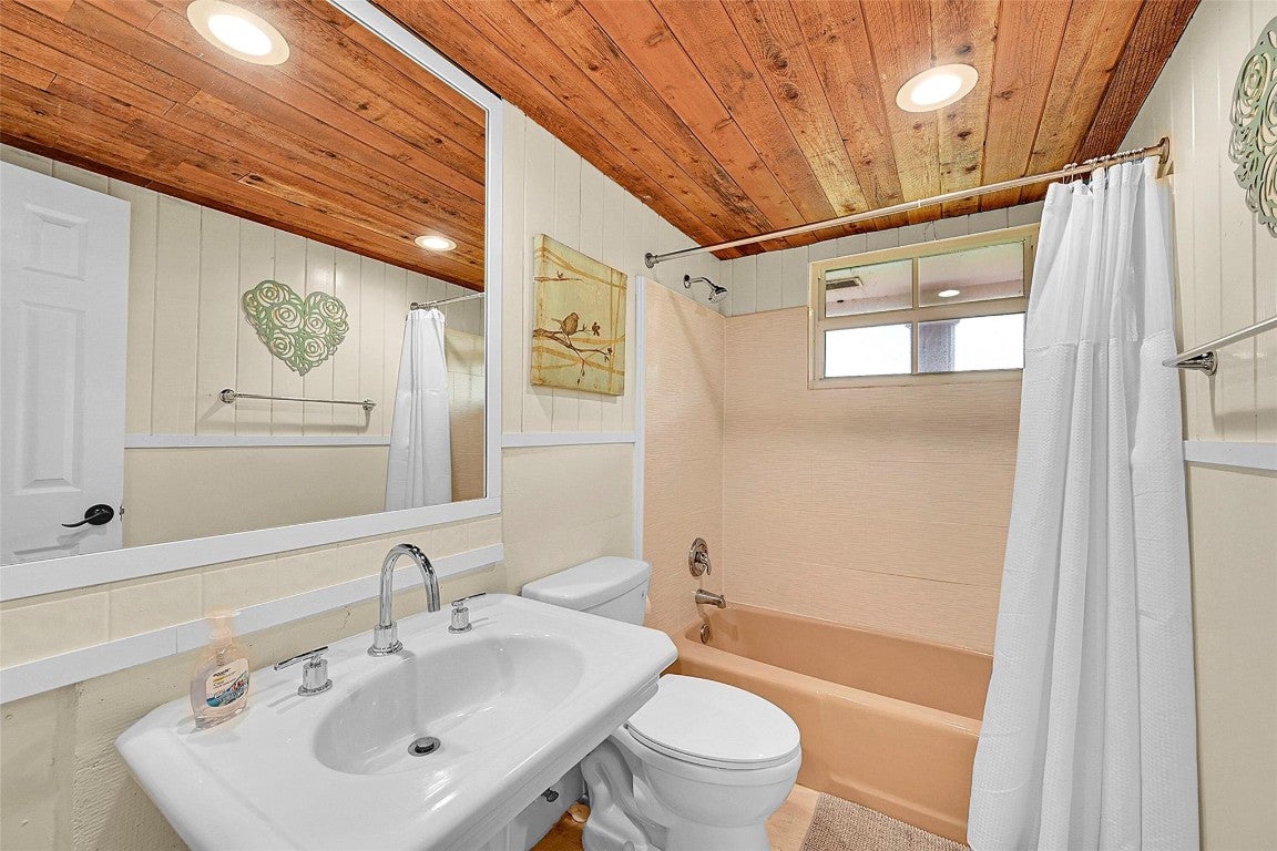 Plantation, Florida, 33323, United States, 4 Bedrooms Bedrooms, ,3 BathroomsBathrooms,Residential,Contingent,2008349