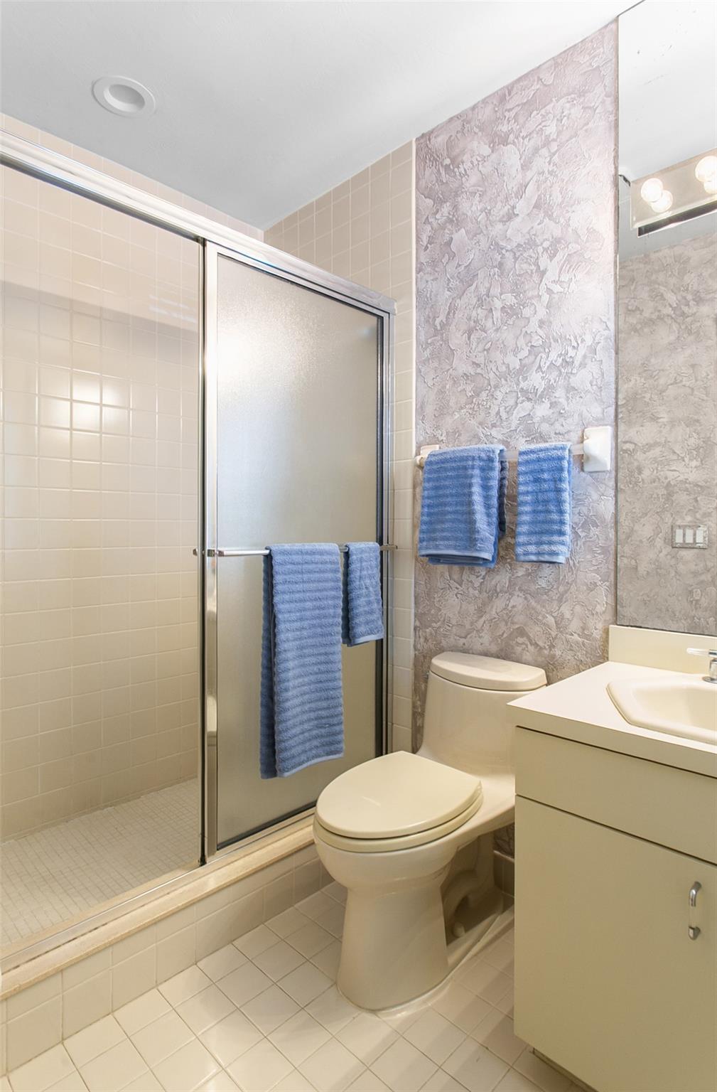 Lighthouse Point, Florida, 33064, United States, 4 Bedrooms Bedrooms, ,4 BathroomsBathrooms,Residential,Active,1926903