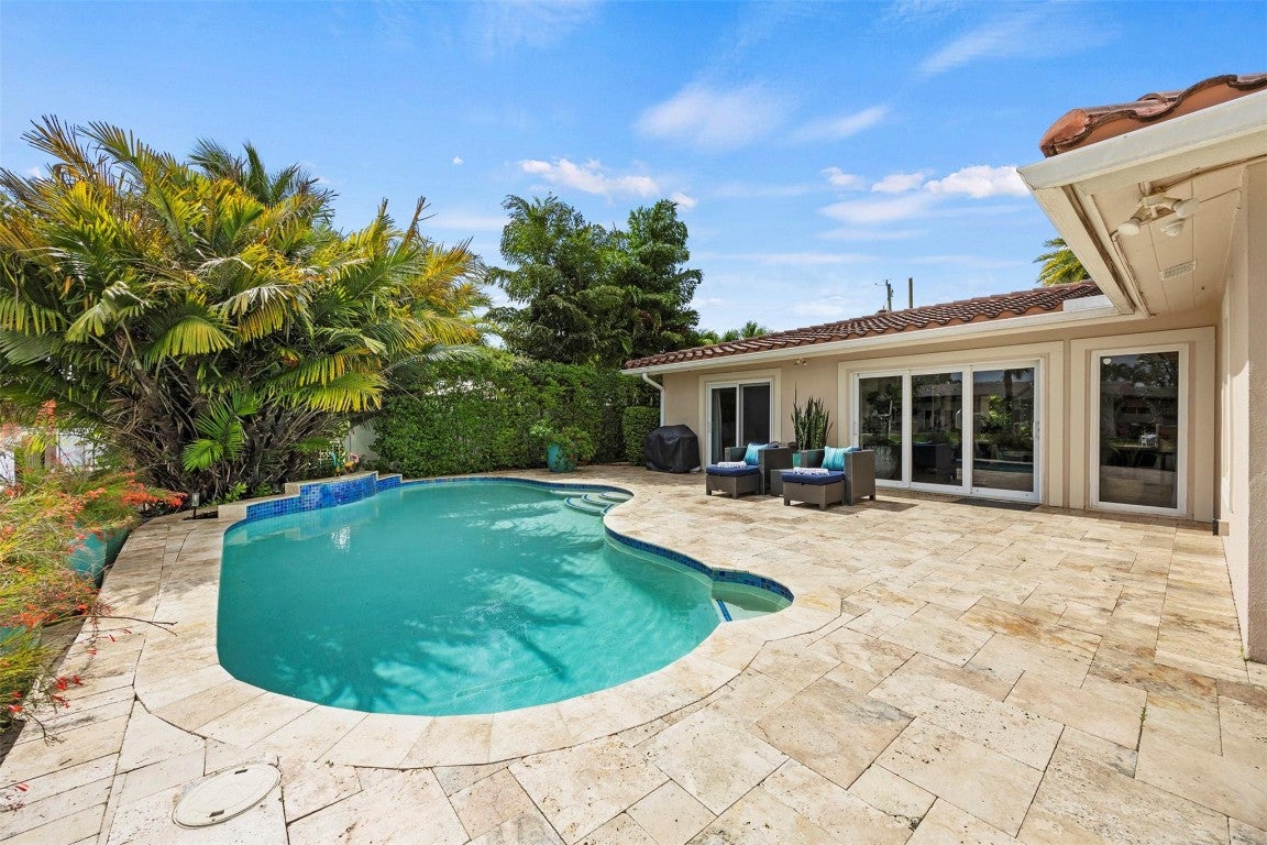 Fort Lauderdale, Florida, 33305, United States, 4 Bedrooms Bedrooms, ,3 BathroomsBathrooms,Residential,Contingent,2008697