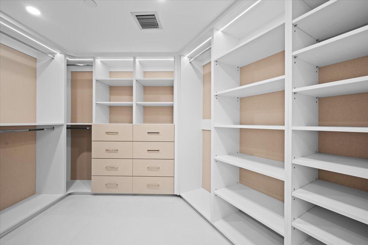 North Palm Beach, Florida, 33408, United States, 3 Bedrooms Bedrooms, ,3 BathroomsBathrooms,Residential,Active,1933736