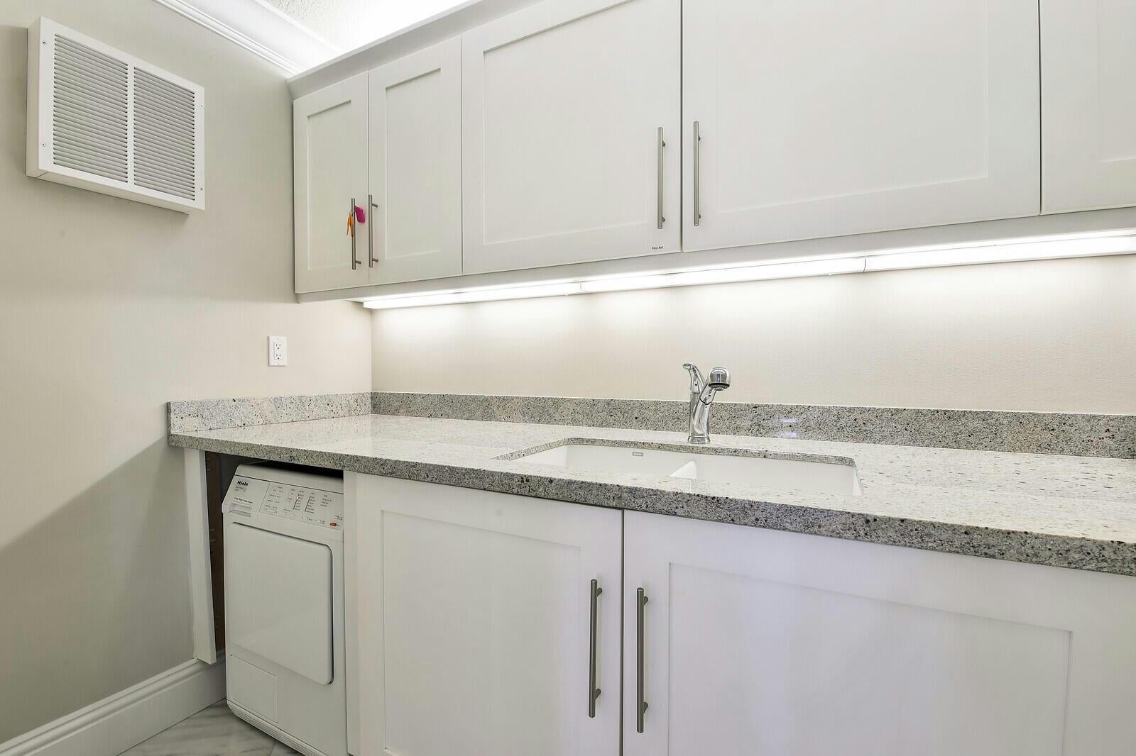 Pompano Beach, Florida, 33062, United States, ,6 BathroomsBathrooms,Residential,Active,1769399