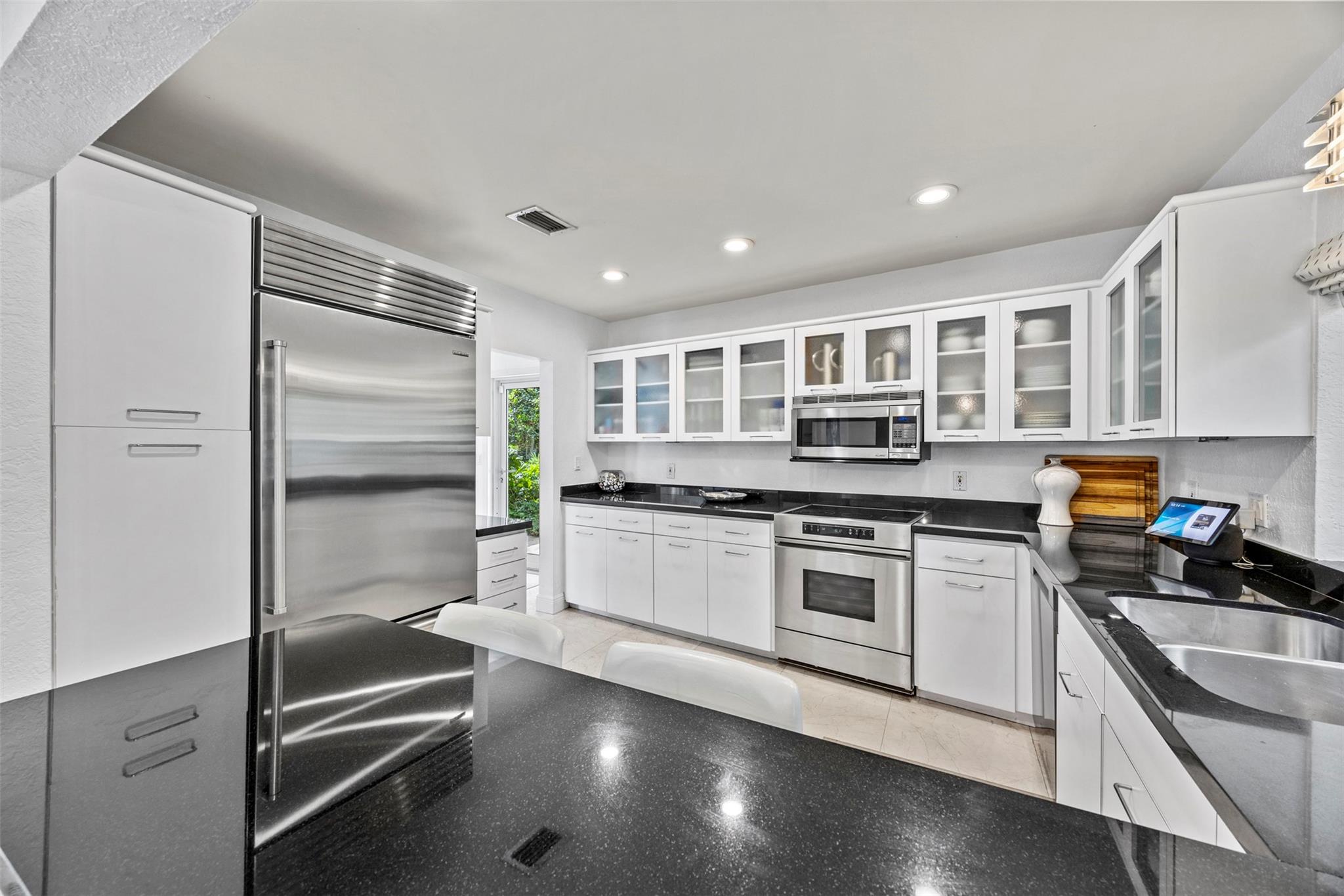 Fort Lauderdale, Florida, 33305, United States, 4 Bedrooms Bedrooms, ,3 BathroomsBathrooms,Residential,Active,1973285