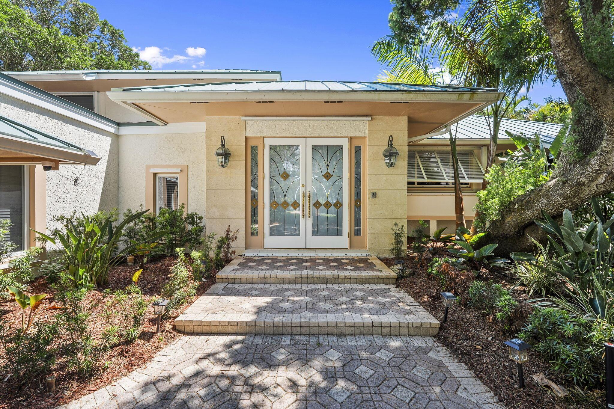 Sewalls Point, Florida, 34996, United States, 3 Bedrooms Bedrooms, ,4 BathroomsBathrooms,Residential,Active,1919064